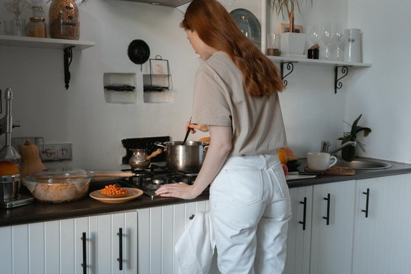 Quels sont les matériaux utilisés pour les plaques de planchas de cuisine ?